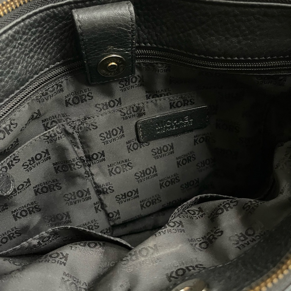 Micheal Kors leather handbag - Picture 7 of 12